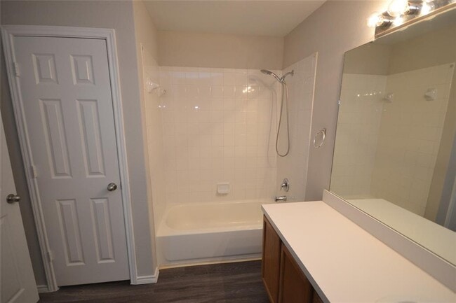 Building Photo - 2106 Kane Cove