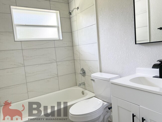 Building Photo - 4438 Weldon Pl