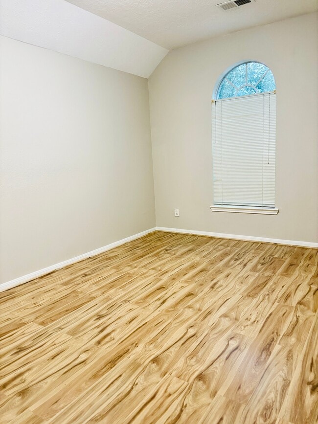 Building Photo - 3759 Heritage Colony Dr