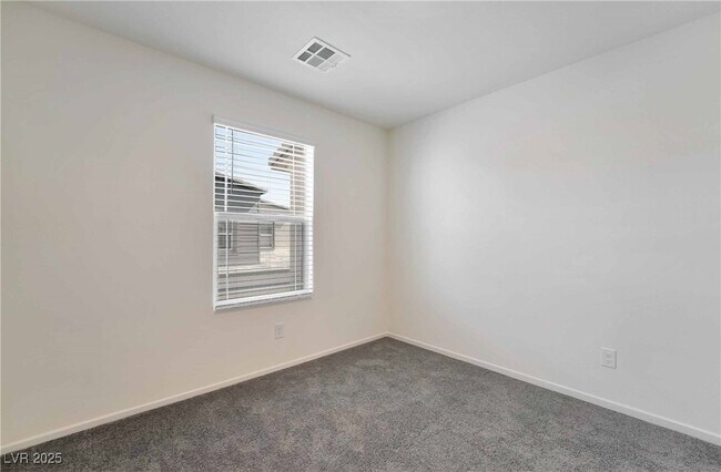 Building Photo - 3729 Celesta Vis Ave