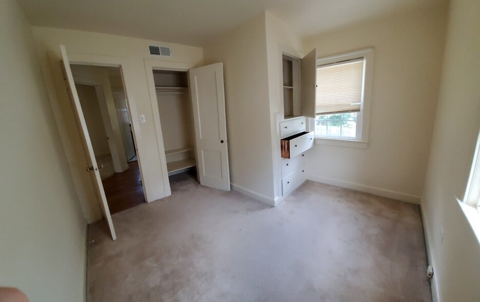 2nd Fl BR3 panoramic - 1605 N Stafford St