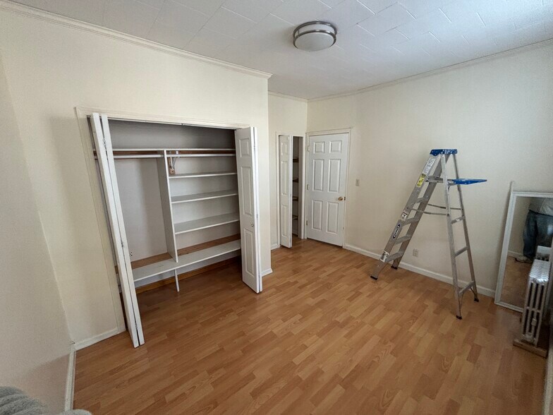 Master Bed - 2333 E 24th St