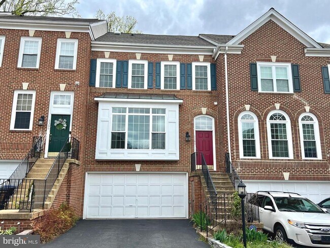 Building Photo - 3384 Governors Crest Ct