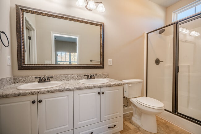 Building Photo - 600 Trellis Square