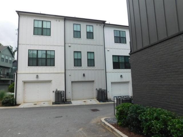 Building Photo - 139 Pacer Pl