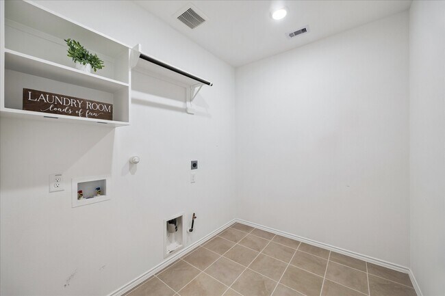 Building Photo - 3212 Bright Maple Dr