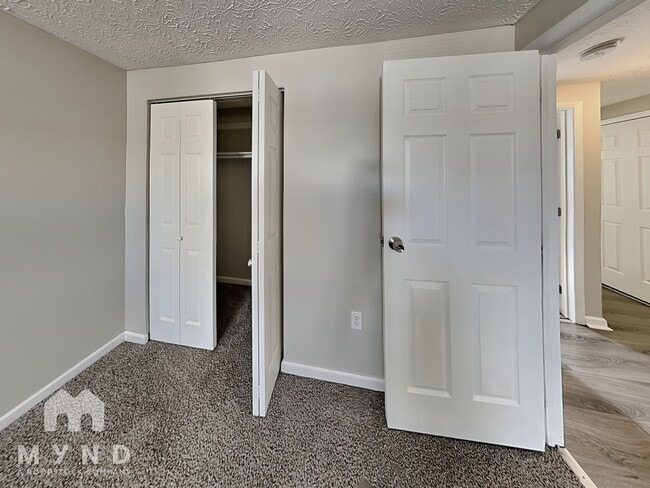 Building Photo - 849 Upwoods Dr