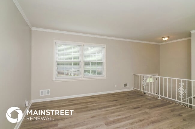 Building Photo - 3208 Cabinwood Dr