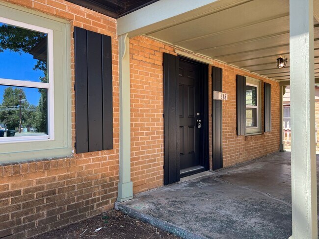 Building Photo - Fully Remodeled Home In Great Area Near Tinker AFB