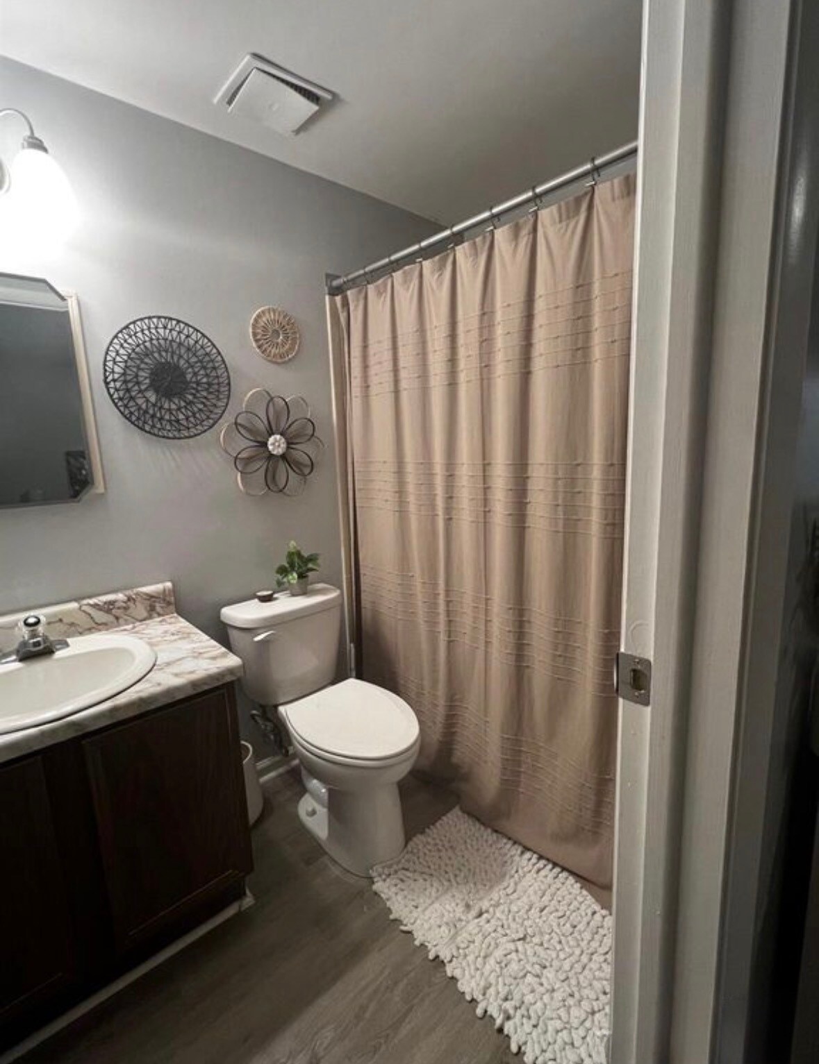 Building Photo - 9426 Robert Burns Ct