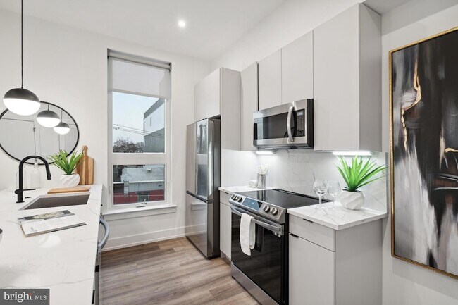 Building Photo - 2400 Frankford Ave