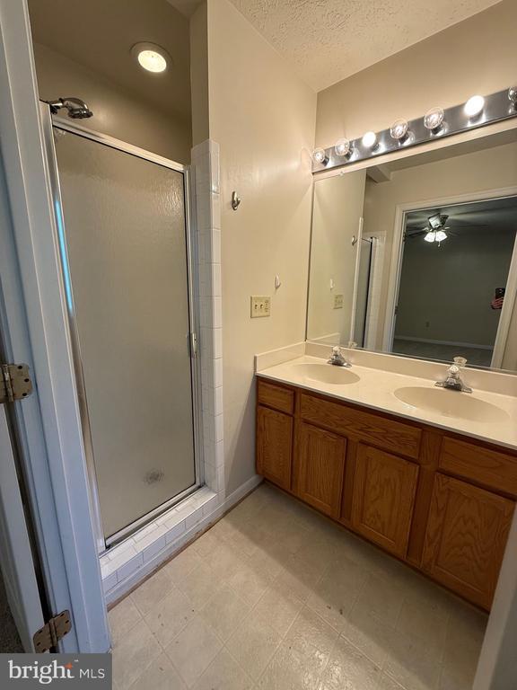 Building Photo - 45586 Curley Ct
