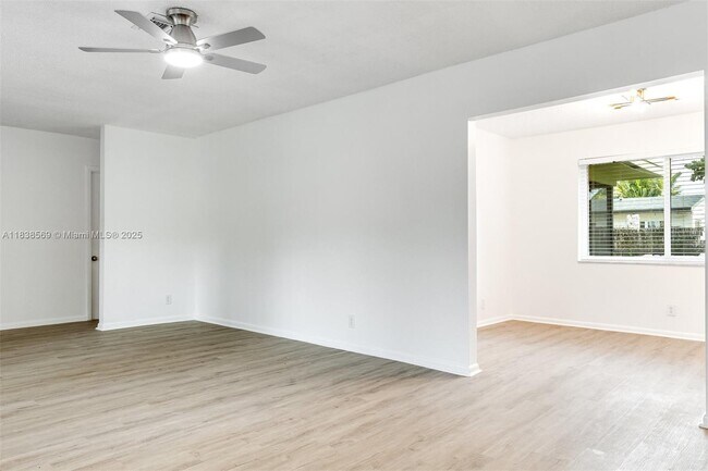 Building Photo - 1848 SW 24th Ave