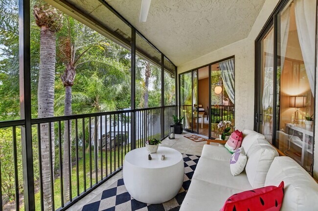 Building Photo - 5801 Coach House Cir