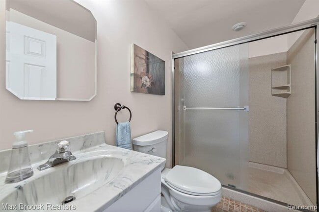 Building Photo - 44018 Bannockburn Dr