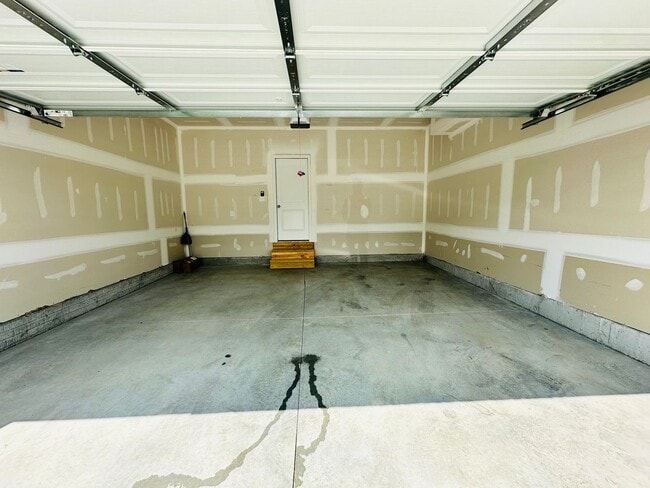 Building Photo - Charming New Construction Home for Rent in...