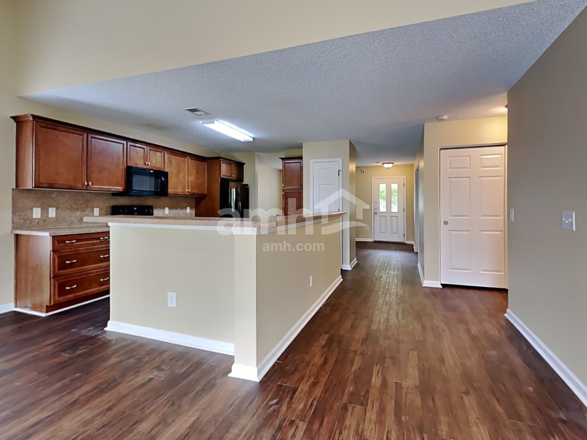Building Photo - 304 S Port Dr