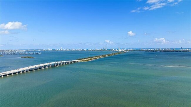 Building Photo - 480 NE 31st St