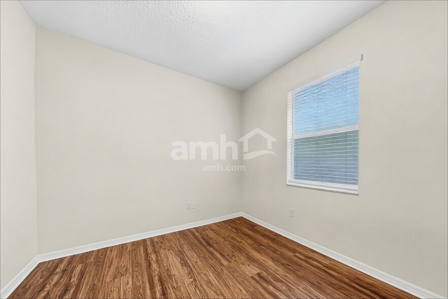 Building Photo - 13159 Royal Pines Ave