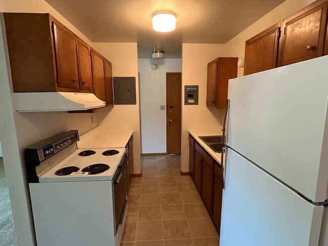 Building Photo - Ambassador 2 Bed 1 Bath