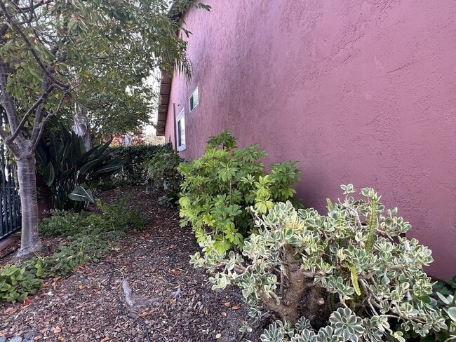 Building Photo - 150 Flying Mist Isle