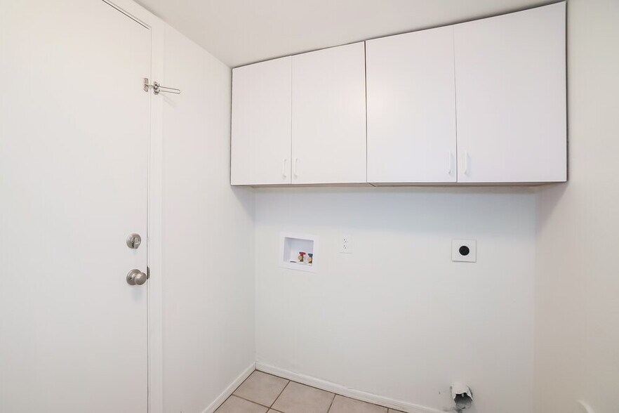 Building Photo - 3929 E Wescott Dr