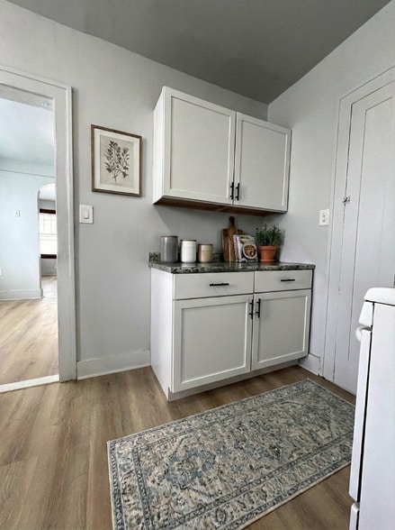 Building Photo - 138 E Henry St