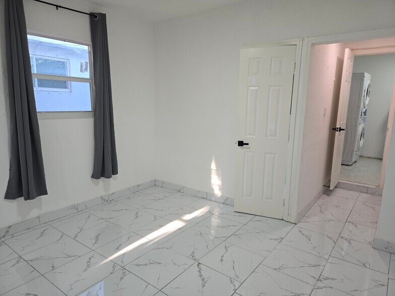 Building Photo - 14920 NW 10th Pl