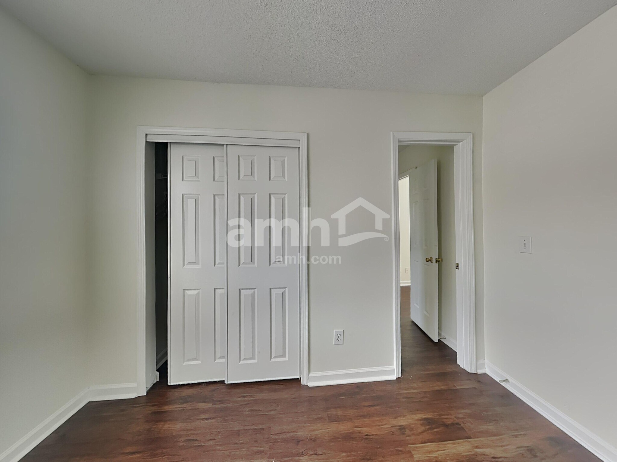 Building Photo - 510 Fairview Lake Way