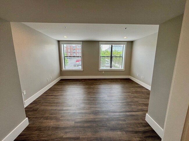 Building Photo - 95 Cedar Street