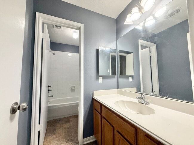 Building Photo - Beautiful One Story Home