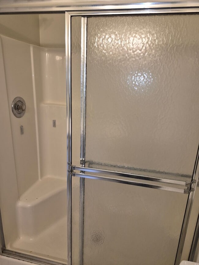 Building Photo - 2 Bedroom 2.5  bathroom Kissimmee, newly renovated...