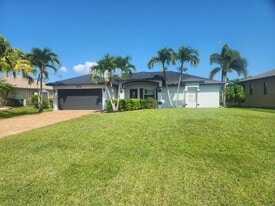 Building Photo - 2536 SW 24th Ct