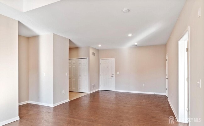 Building Photo - 944 Halifax Pl