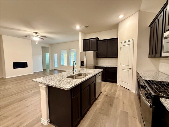 Building Photo - 2025 Eugene St