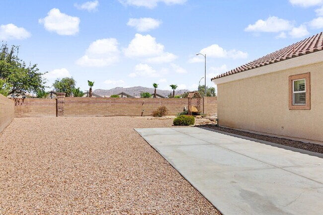 Building Photo - Immaculate 5-Bed, 3-Bath Entertainer’s Home on Over a Quarter Acre in Gated Riverwalk Ranch Manor...