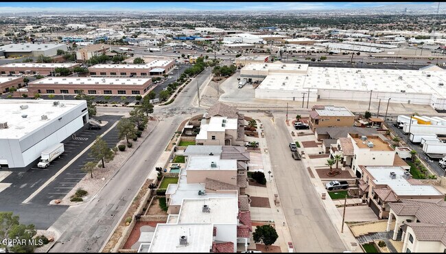 Building Photo - 11714 Dos Palmas Dr