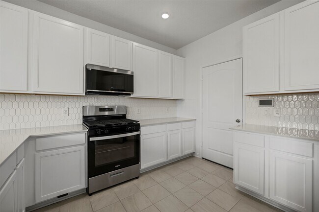 Building Photo - 21111 Salton Sea Ln