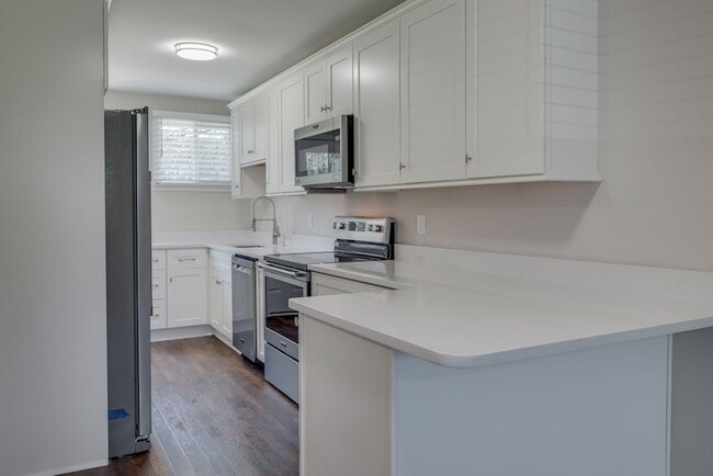 Building Photo - 405 Figuers Dr