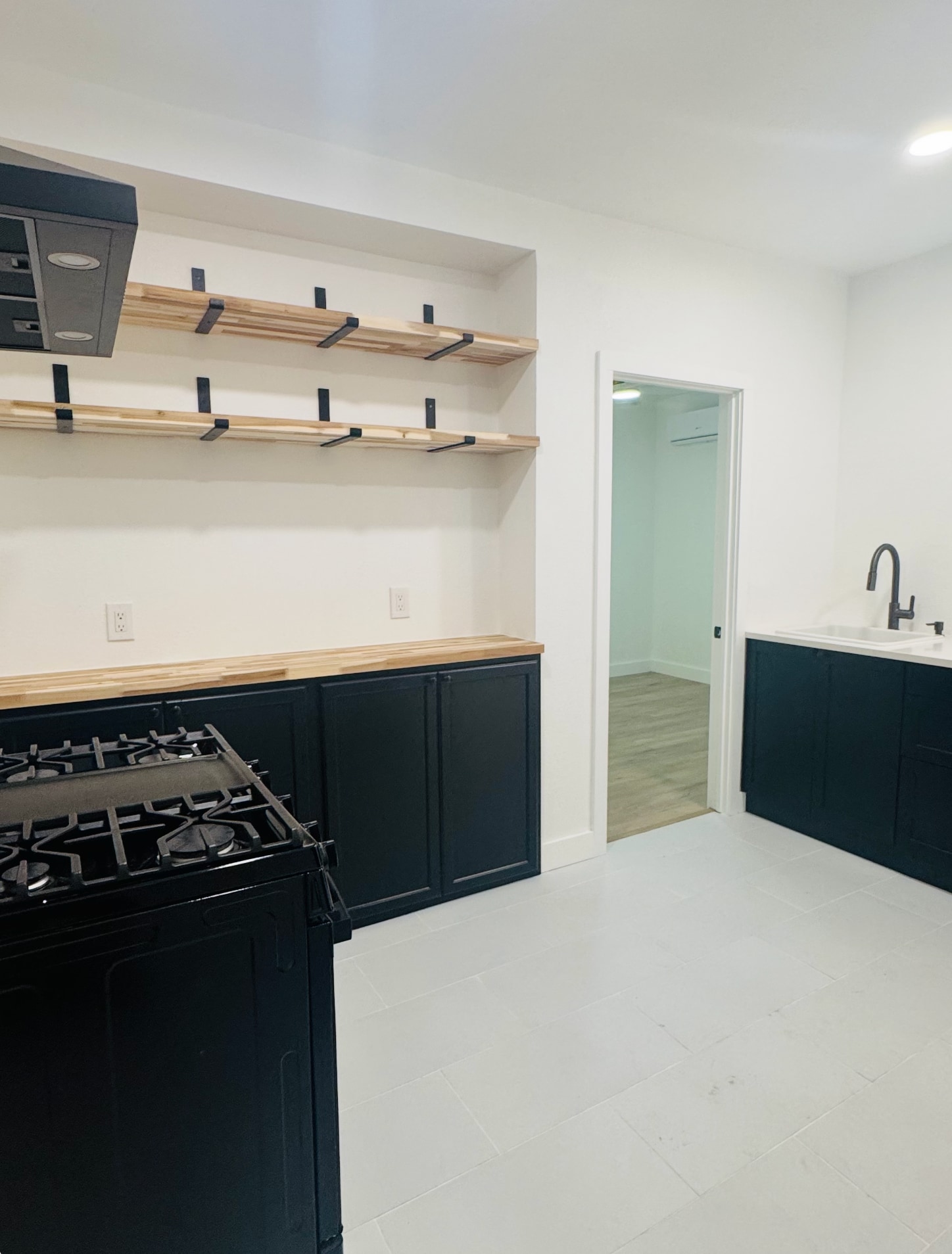 Building Photo - 3048 Guirado St