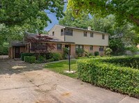 Building Photo - Beautiful 4 Bedroom / 3 Bath Home in the Heart of Manhattan, KS – Large Yard & Close to Campus