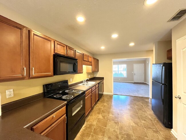 Building Photo - 3323 Risen Star Dr