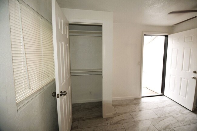 Building Photo - 3107 W Granada Rd