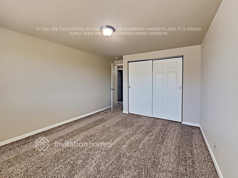 Building Photo - 13610 8th Ave SW