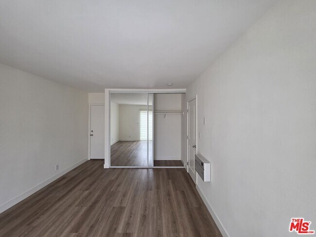 Building Photo - 517 N Francisca Ave