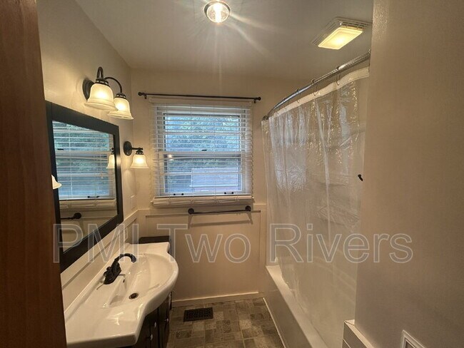 Building Photo - 328 Jacksonian Dr
