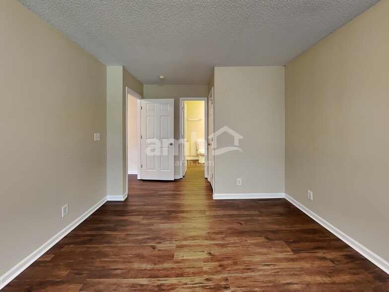 Building Photo - 3 Anson Ct