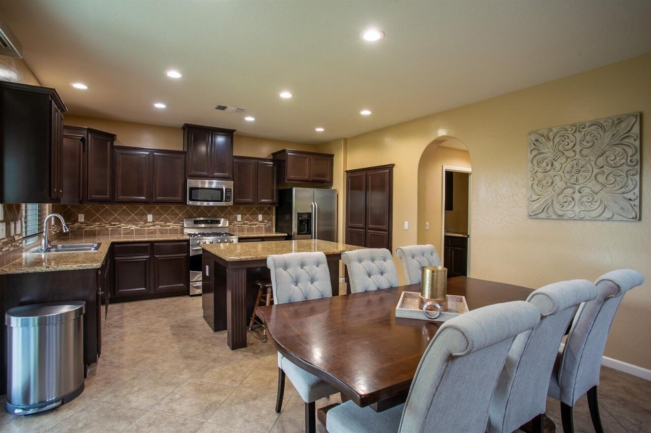 Kitchen Area - 3170 N Leanna Ave