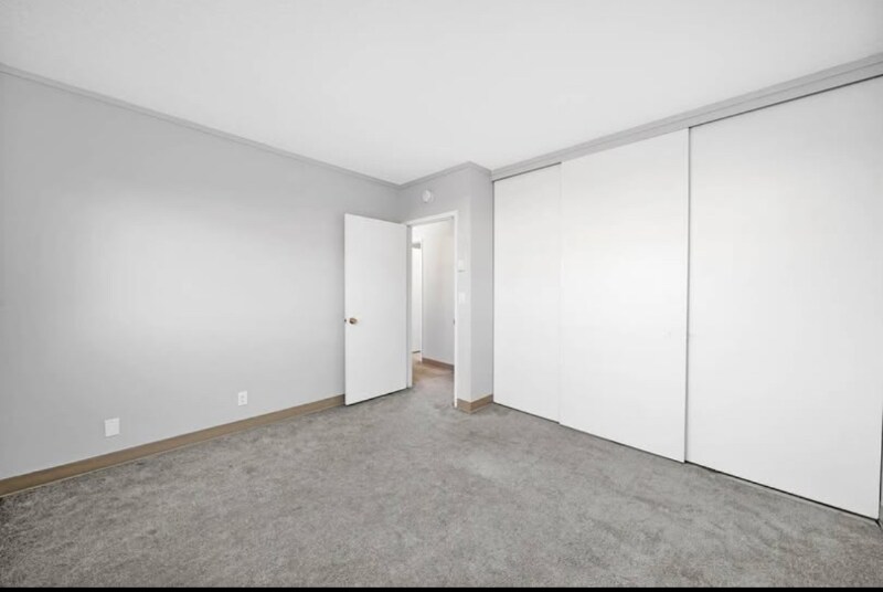 Building Photo - 177 SE 5th Ave