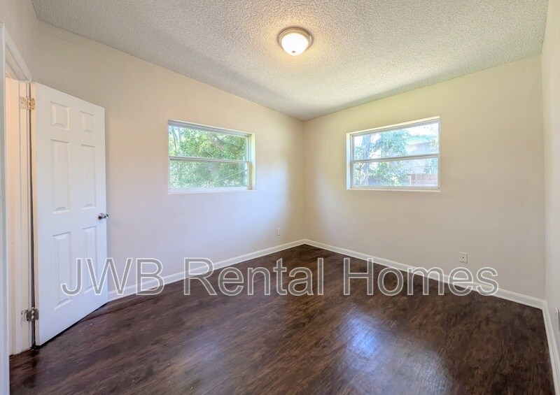 Building Photo - 2710 Rogero Rd